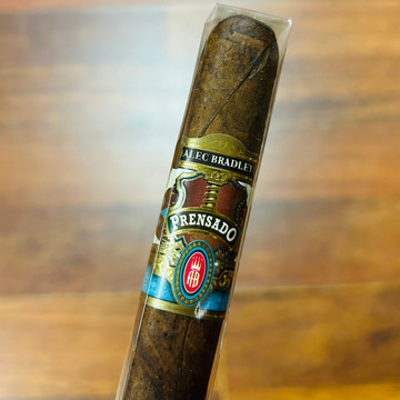 Alec Bradley - Prensado - Gran Toro