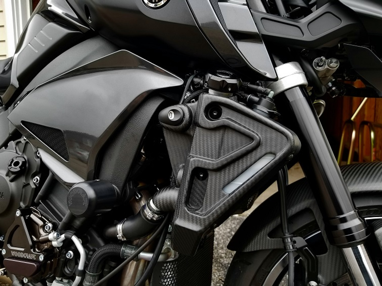 Radiator Side Covers in Carbon with Fiberglass for Yamaha FZ