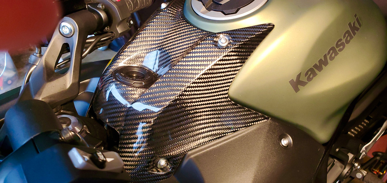 Tank Cover in Glossy Twill Weave shown for Kawasaki Ninja 650R, Z650 2017+.