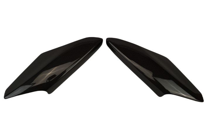 Side Panels in Glossy Plain Weave Carbon Fiber for Triumph Speed Triple 1200