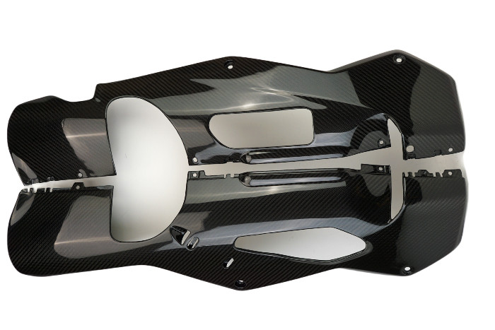 Belly Pan in 100 Carbon Fiber for Aprilia RSV4 2021+