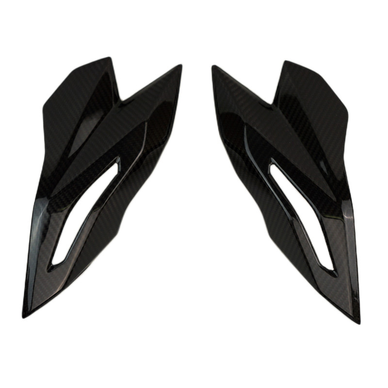 Headlight Sides in Glossy Twill Weave Carbon Fiber for Suzuki GSX-8S

