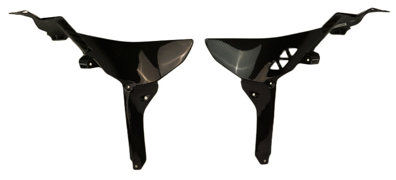 Inner Side Fairings in Glossy Twill Weave Carbon Fiber for Suzuki GSX-8S


