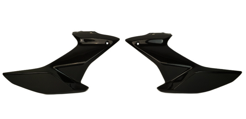 Large Side Fairings in Glossy Twill Weave Carbon Fiber for Suzuki GSX-8S

