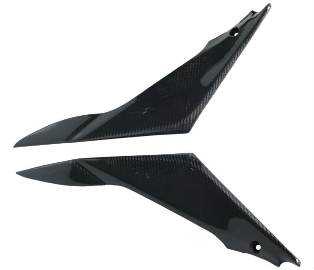 Underseat Side Panels in Glossy Twill Weave Carbon Fiber for Suzuki GSXR 1000 05-06