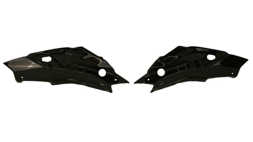 Inner Tail Covers in Glossy Plain Weave Carbon Fiber for Yamaha MT-09 2024+

