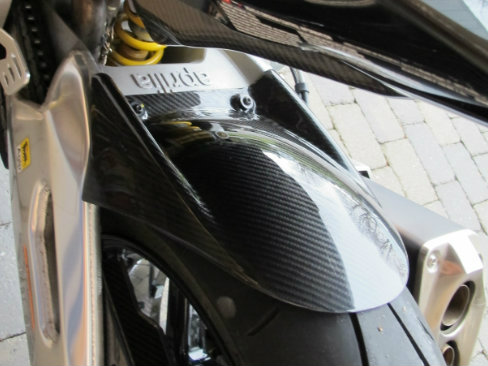 aprilia-rsv4-hugger-undertail.jpg