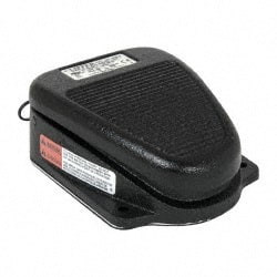 Linemaster Switch 1 Treadle, 15 Amp, 1/2 hp, Momentary (MO), DPDT ...