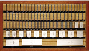 Mitutoyo 81 Piece Gage Block Set, Grade AS-1, Material Cera - 516-203