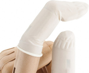Honeywell North 720 Qty 1 Pack Size M, 2-3/4" Long x 3 Mil Thick, Nitrile Antistatic Finger Cot Powder Free, White 125LNR/M-H5 - 01293976