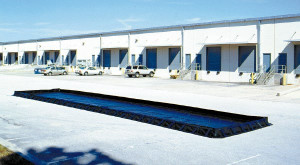 UltraTech 179 Gal Polyethylene High Wall Berm 1 ft. High x 4 ft. Wide x 6" Long 8609 - 60216637