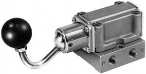 Parker Hannifin 3/8" Inlet NPT 3/8" Outlet 4-Way, 3-Position Hand Toggle Locking Mechanically Operated Air Valve 1.5 CV Rating, 0 to 150 psi, 160°F Max CC537B - 01228998