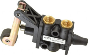Norgren 0.34 CV Rate, 1/8" NPT Inlet 3/2 Super Mechanical Valve 1/8" NPT Inlet, Packed Spool Valve, Roller Lever Actuator 03041122 - 87823761
