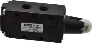Parker Hannifin 0.83 CV Rate, 1/4" NPT Inlet HD Mechanical Oper Valve 4 Way, 2 Position, 1/4" NPT Outlet, 150 Max psi, Roller Spring Return 520211000 - 01228956