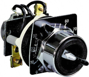 Schneider Electric 1,000 Ohm, 30mm, 300 VAC Potentiometer 2 Watts, Nonilluminated, Knob Operated, NEMA 4, 13 9001K2105 - 61234647