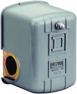 Square D 1 and 3R NEMA Rated, 100 to 200 psi, Electromechanical Pressure and Level Switch Fixed Pressure, 575 VAC, L1-T1, L2-T2 Terminal, For Use with Square D Pumptrol 9013FHG42J59 - 69658300