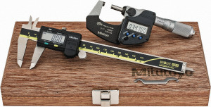 Mitutoyo Machinist Caliper & Micrometer Kit: 4 pc, 0 to 150 mm Caliper, 0 to 25.4 mm Micrometer, Includes Digimatic Caliper with Absolute Encoder, Digimatic Micrometer, Mahogany Case & Micrometer Spanner 64PKA077B - 06367338