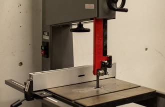 3 Advantages of Using a Vertical Band Saw 3 Advantages of Using a Vertical Band Saw