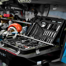 The Role of Hand Tools in the Automotive Industry: What Pros Use