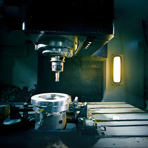 Machine Tools for Woodworking vs. Metalworking: Key Differences