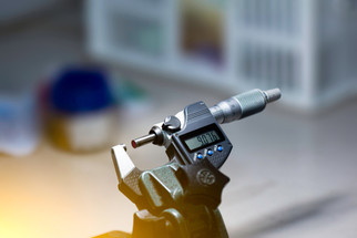 How Do You Use a Micrometer?