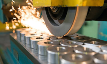 How a Metal Surface Grinder Works: Types, Uses & Buying Guide