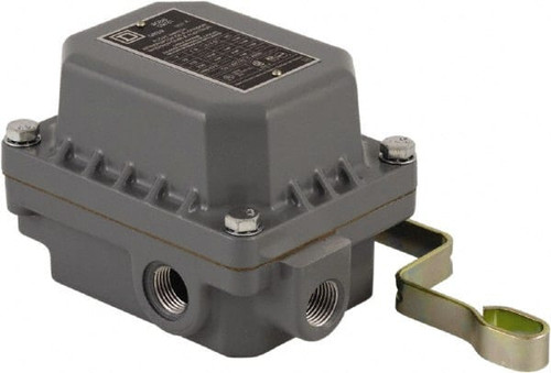 Square D 4 NEMA Rated, DPST, Float Switch Pressure and Level Switch 230 VAC, Line-Load-Load-Line Terminal 9036DW31 - 69475671 Square D 4 NEMA Rated, DPST, Float Switch Pressure and Level Switch 230 VAC, Line-Load-Load-Line Terminal 9036DW31 - 69475671