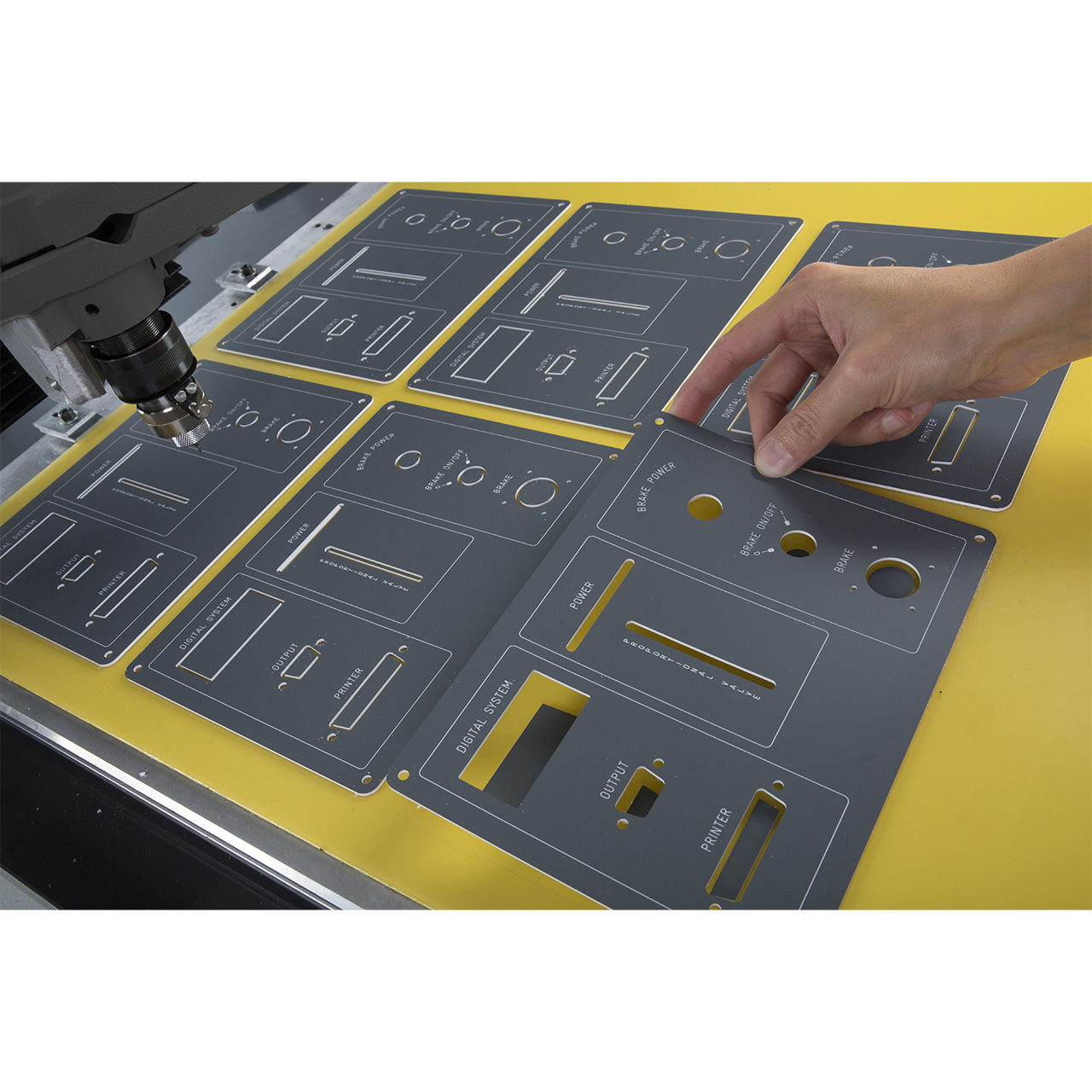 専用ほかのかた発送×抽象画　interiorl ithograph Gravograph IS900 Front Panel Engraving - YouTube