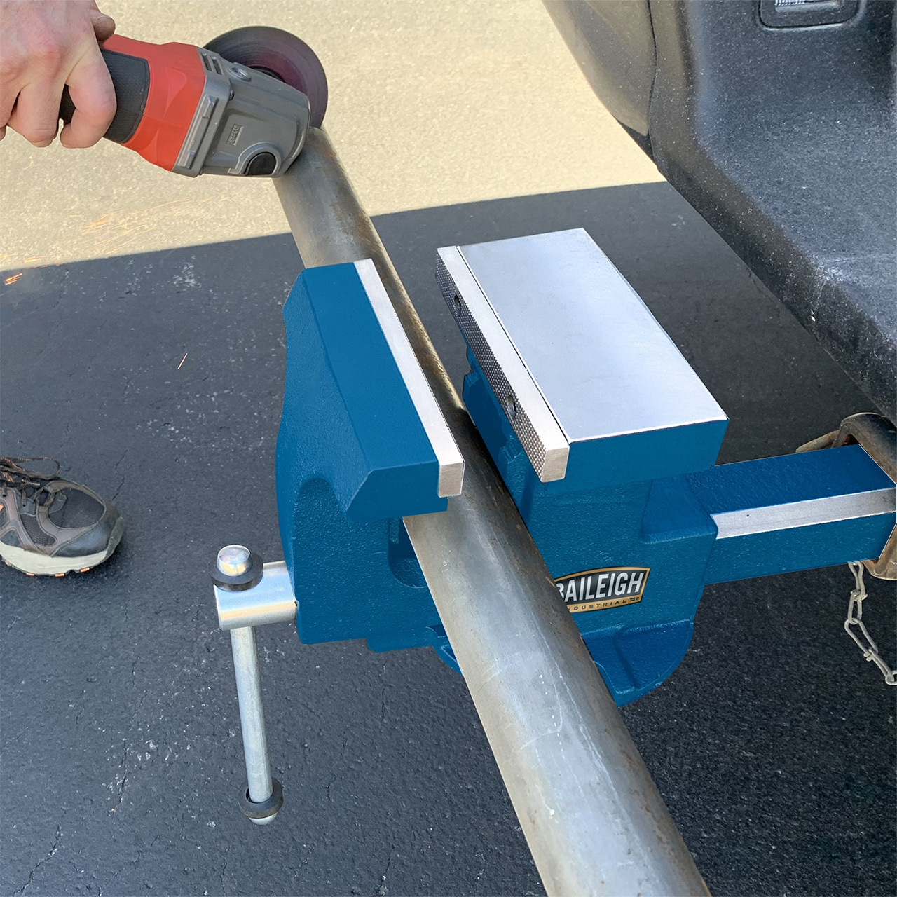 6 in. Hitch Vise