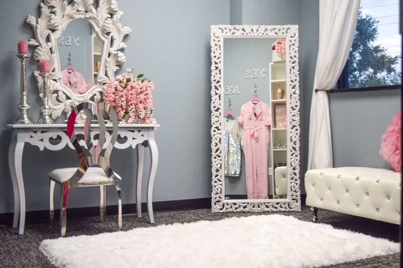 House of Tinks Welcomes you to our new showroom House of Tinks Welcomes you to our new showroom