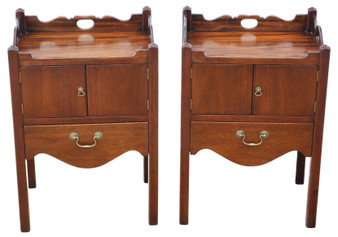 Fine Quality Pair of Antique Georgian Revival Mahogany Bedside Tables / Cupboards Mid-20th CenturyC1960 (8952)