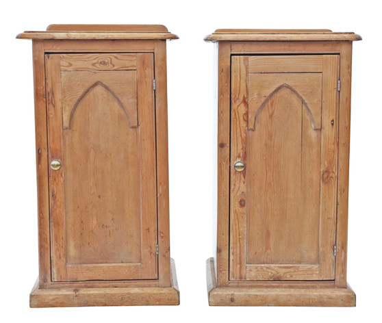 Antique Pair of 19th Century Victorian Gothic Bedside Tables – Quality Nightstands Antique Pair of 19th Century Victorian Gothic Bedside Tables – Quality Nightstands