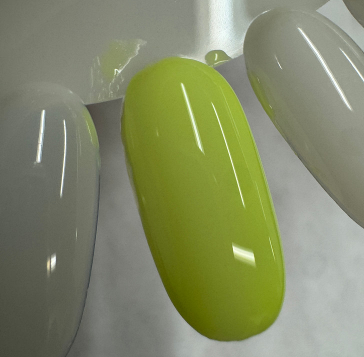 Yellow to Orange Photochromic Pigment