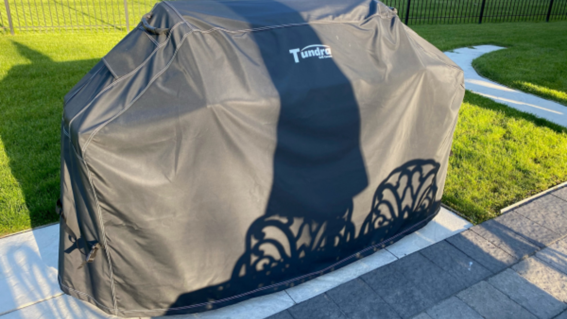Best BBQ Cover for Canadian Seasons: Buyer's Guide