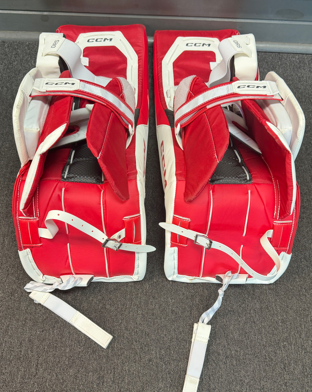 CCM Axis F5 RED/WHITE JR Goalie Pads