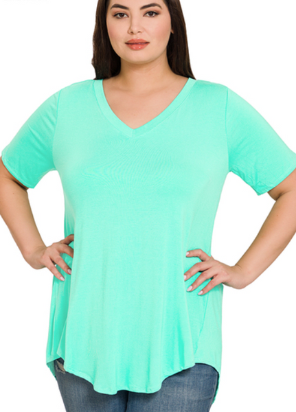 GREEN MINT PLUS LUXE RAYON SHORT SLEEVE V-NECK HI-LOW HEM TOP