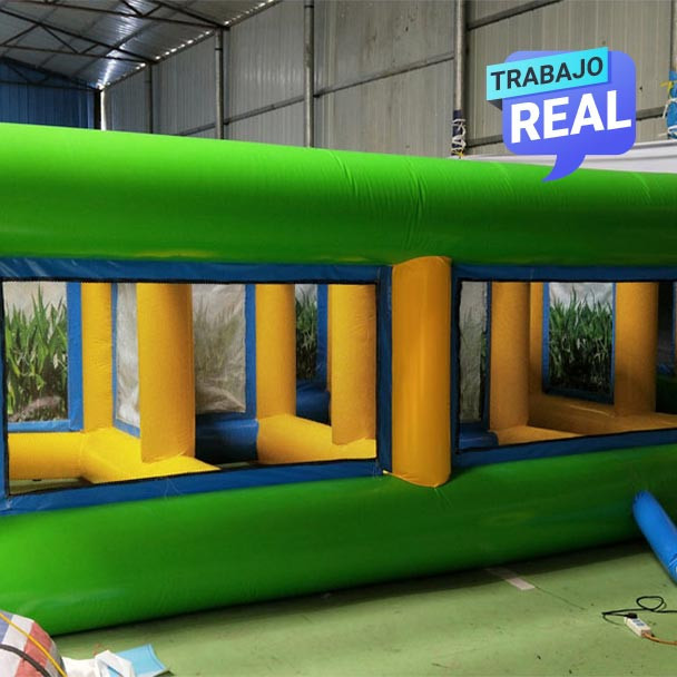 Gran laberinto inflable para niños