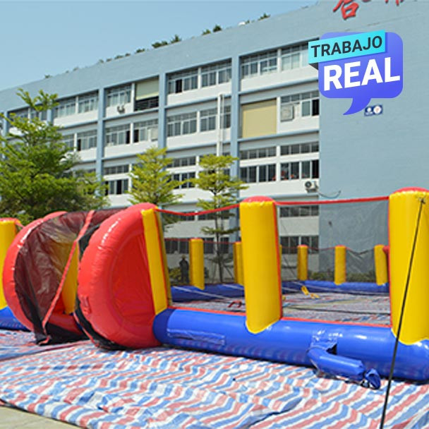 Juego de Futbolín Humano inflable  para eventos al aire libre