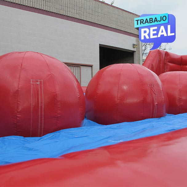 Esferas rojas inflables para eventos recreativos