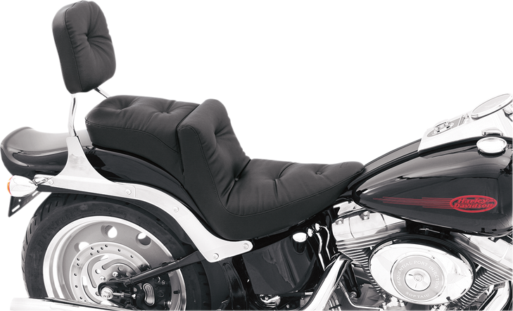 Mustang Regal Wide Seat - Fxst '06-'10 76390