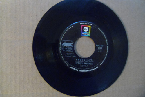 Steve Lawrence (2) - Footsteps (7", Single)