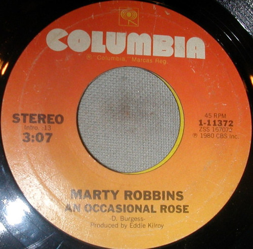 Marty Robbins - An Occasional Rose / Holding On To You - Columbia - 1-11372 - 7" 1077434446