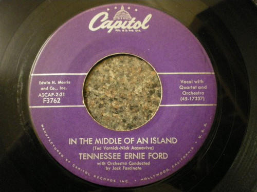 Tennessee Ernie Ford - In The Middle Of An Island / Ivy League - Capitol Records - F3762 - 7", Single 1157714133