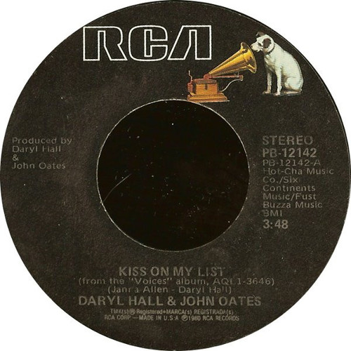 Daryl Hall & John Oates - Kiss On My List - RCA, RCA - PB 12142, PB-12142 - 7", Single, Styrene 1214840544