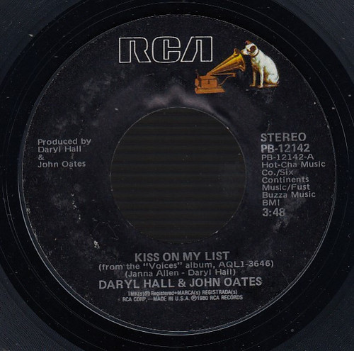 Daryl Hall & John Oates - Kiss On My List (7", Single, Styrene)