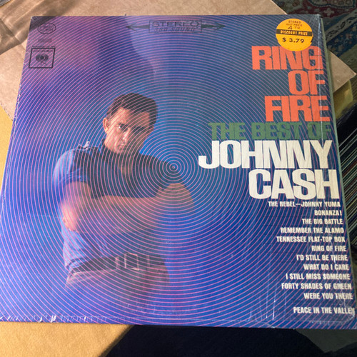 Johnny Cash - Ring Of Fire - The Best Of Johnny Cash (LP, Comp, Car)