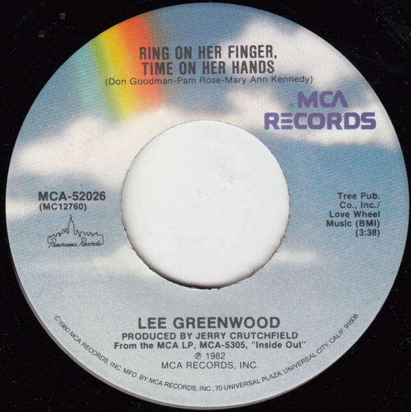 Lee Greenwood - Ring On Her Finger, Time On Her Hands (7", Pin)