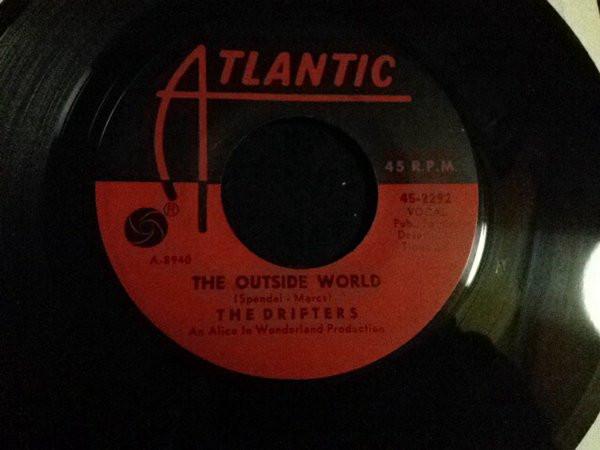 The Drifters - Follow Me / The Outside World (7")