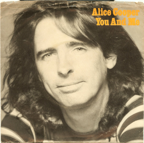 Alice Cooper (2) - You And Me / It's Hot Tonight (7", Single, Win)