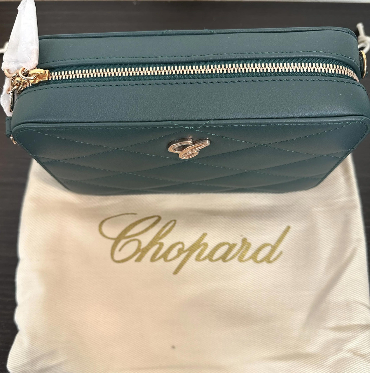 未使用品　ショパール　Chopard 革　ショルダーバッグ　グリーン 未使用品 ショパール Chopard 革 ショルダーバッグ グリーン 【公式通販】